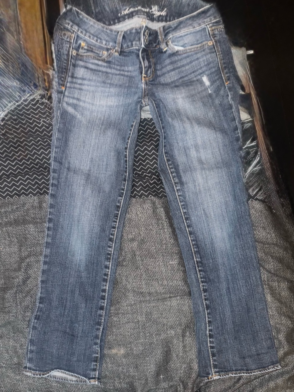 American Eagle Outfitters Women's Bootcut  crop Jeans in Medium Wash Blue
